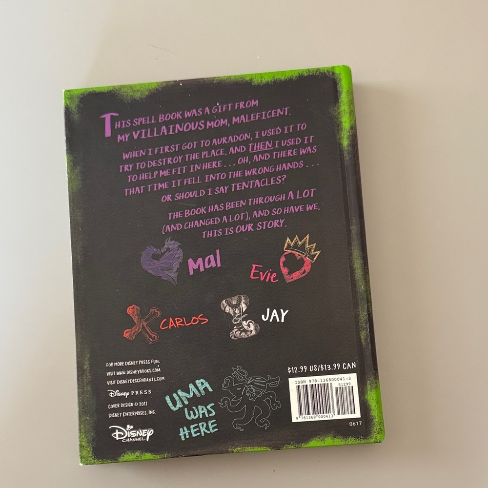 Disney Descendants 2 Mal's Spell Book II with Green and Yellow Accents - Picture 2 of 4